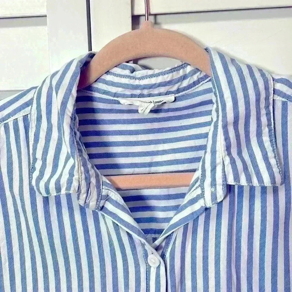 beachlunchlounge Sleeveless Button Up Striped Top Size Small Blue & White - Picture 5 of 6